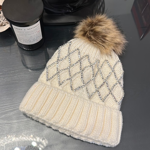shop_mdm Accessories - Knitted Embellished Ivory Faux Fur Pom Pom Beanie